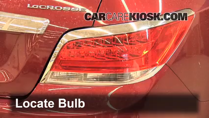 2011 Buick LaCrosse CX 2.4L 4 Cyl. Luces Luz de giro trasera (reemplazar foco)