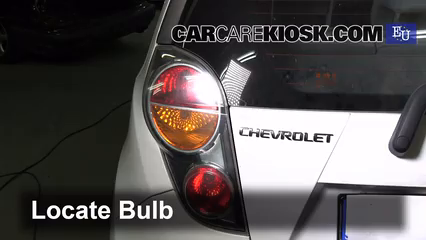 2011 Chevrolet Beat Campus 1.0L 4 Cyl. Luces Luz de giro trasera (reemplazar foco)