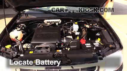 2011 Ford Escape XLT 3.0L V6 FlexFuel Batería Limpiar batería y terminales