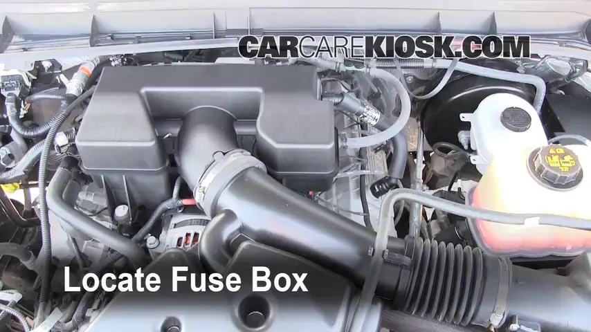 Replace a Fuse: 2011 Ford F-250 Super Duty XLT 6.2L V8 FlexFuel Standard  Cab Pickup