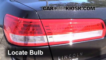 2011 Lincoln MKZ 3.5L V6 Éclairage Feu clignotant arrière (remplacer l'ampoule)