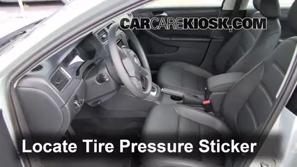 2011 Volkswagen Jetta SE 2.5L 5 Cyl. Sedan Tires & Wheels Check Tire Pressure