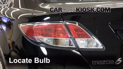 2012 Mazda 6 i 2.5L 4 Cyl. Éclairage Feu clignotant arrière (remplacer l'ampoule)