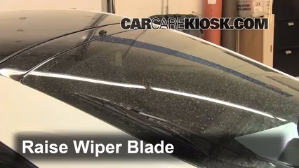 2012 Mitsubishi Eclipse GS Sport 2.4L 4 Cyl. Balais essuie-glace arrière Changer les balais des essuie-glace
