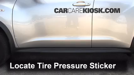 2012 Nissan Juke S 1.6L 4 Cyl. Turbo Pneus et roues Vérifier la pression des pneus