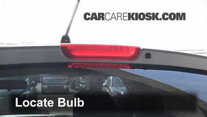 2012 Nissan Juke S 1.6L 4 Cyl. Turbo Éclairage Feu de freinage central (remplacer l'ampoule)