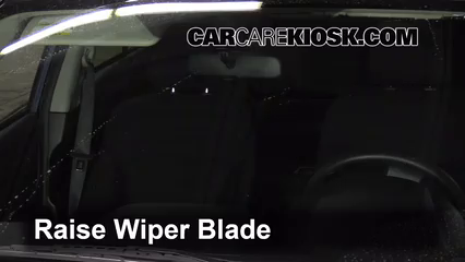 2012 Subaru Impreza 2.0L 4 Cyl. Wagon Balais essuie-glace avant Changer les balais des essuie-glace