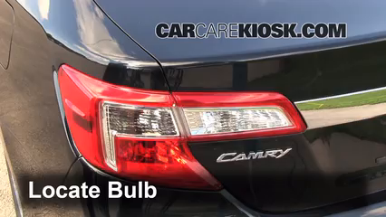 2012 Toyota Camry Hybrid XLE 2.5L 4 Cyl. Éclairage Feux de marche arrière (remplacer une ampoule)