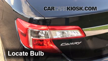 2012 Toyota Camry Hybrid XLE 2.5L 4 Cyl. Éclairage Feu clignotant arrière (remplacer l'ampoule)