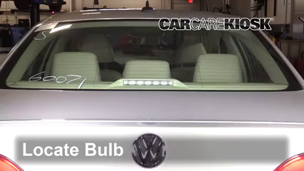 2012 Volkswagen Jetta TDI 2.0L 4 Cyl. Turbo Diesel Sedan Éclairage Feu de freinage central (remplacer l'ampoule)
