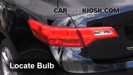 2013 Acura ILX 2.0L 4 Cyl. Éclairage Feux de marche arrière (remplacer une ampoule)
