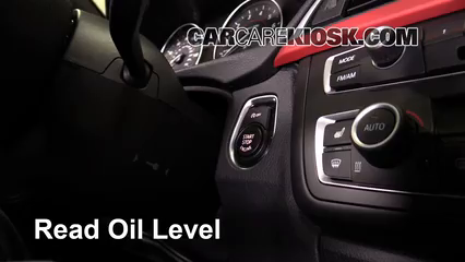 2013 BMW 335i xDrive 3.0L 6 Cyl. Turbo Sedan Aceite Controlar nivel de aceite