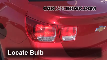 2013 Chevrolet Malibu Eco 2.4L 4 Cyl. Éclairage Feux de marche arrière (remplacer une ampoule)