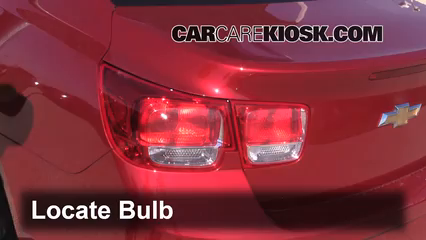 2013 Chevrolet Malibu Eco 2.4L 4 Cyl. Éclairage Feu clignotant arrière (remplacer l'ampoule)