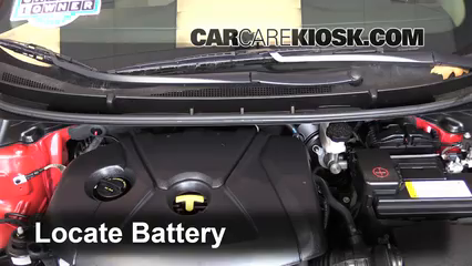 2013 Hyundai Elantra GT 1.8L 4 Cyl. Hatchback (4 Door) Batterie Nettoyer la batterie et les cosses