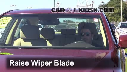 Front Windshield Wiper Blade Change: 2013 Hyundai Genesis 3.8 3.8L V6
