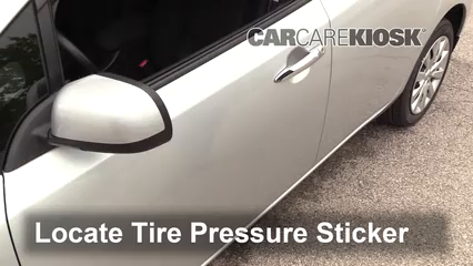 2013 Nissan Leaf SL Electric Pneus et roues Vérifier la pression des pneus