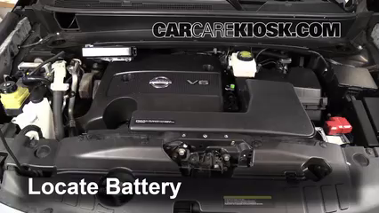 2013 Nissan Pathfinder SV 3.5L V6 Batería Limpiar batería y terminales