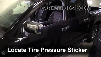 2013 Nissan Titan SV 5.6L V8 Crew Cab Pickup Tires & Wheels Check Tire Pressure