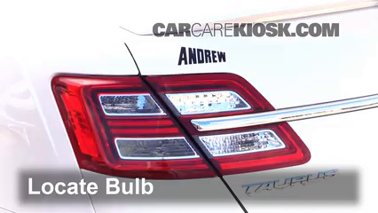 2014 Ford Taurus SHO 3.5L V6 Turbo Éclairage Feu clignotant arrière (remplacer l'ampoule)