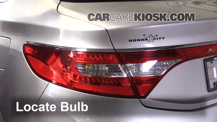 2014 Hyundai Azera Limited 3.3L V6 Lights Reverse Light (replace bulb)