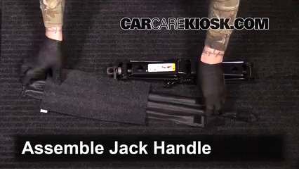 How To Jack Up a 2012 Jeep Wrangler Unlimited Sahara  V6