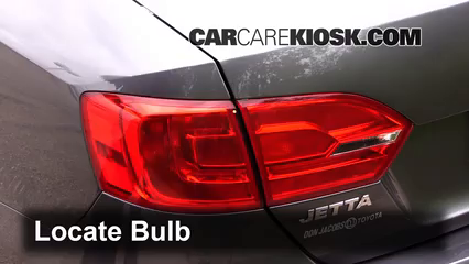 2014 Volkswagen Jetta SE 1.8L 4 Cyl. Turbo Sedan (4 Door) Éclairage Feu clignotant arrière (remplacer l'ampoule)