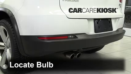 2014 Volkswagen Tiguan R-Line 2.0L 4 Cyl. Turbo Éclairage Feux de marche arrière (remplacer une ampoule)