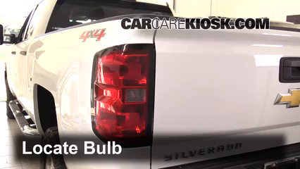 2015 Chevrolet Silverado 2500 HD LT 6.6L V8 Turbo Diesel Crew Cab Pickup Éclairage Feux de marche arrière (remplacer une ampoule)