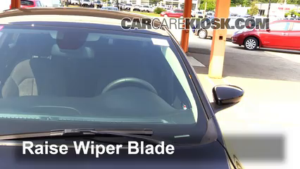 2015 Chrysler 200 Limited 2.4L 4 Cyl. Sedan (4 Door) Windshield Wiper Blade (Front)