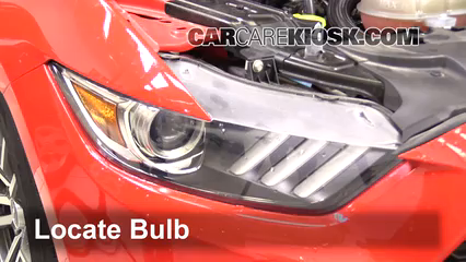2015 Ford Mustang EcoBoost 2.3L 4 Cyl. Turbo Éclairage Feux de route (remplacer l'ampoule)