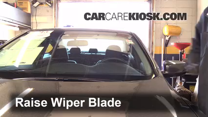 Front Windshield Wiper Blade Change: 2015 Honda Accord EX-L 2.4L 4 Cyl