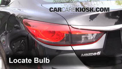 2015 Mazda 6 Sport 2.5L 4 Cyl. Sedan (4 Door) Éclairage Feux de marche arrière (remplacer une ampoule)