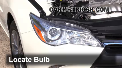 2015 Toyota Camry XLE 2.5L 4 Cyl. Éclairage Feux de route (remplacer l'ampoule)