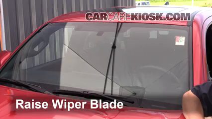 2013 toyota tacoma windshield wiper size