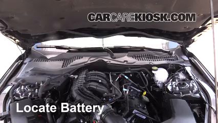 2016 Ford Mustang V6 3.7L V6 Coupe Batterie Nettoyer la batterie et les cosses