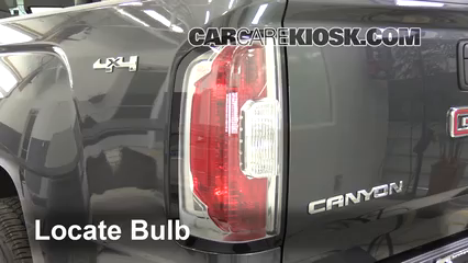 2016 GMC Canyon SLT 3.6L V6 Crew Cab Pickup Éclairage Feux de marche arrière (remplacer une ampoule)