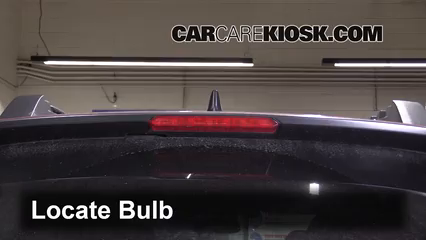 2016 Subaru Outback 2.5i Premium 2.5L 4 Cyl. Éclairage Feu de freinage central (remplacer l'ampoule)
