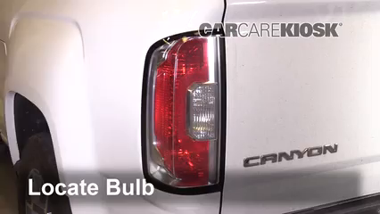 2017 GMC Canyon SLE 2.8L 4 Cyl. Turbo Diesel Crew Cab Pickup Luces Luz de giro trasera (reemplazar foco)