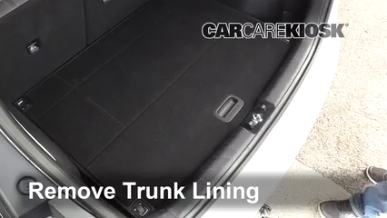 2017 Kia Niro LX 1.6L 4 Cyl. Levantar auto Usar el gato para levantar el auto