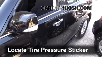 2017 Nissan Armada SV 5.6L V8 Tires & Wheels Check Tire Pressure