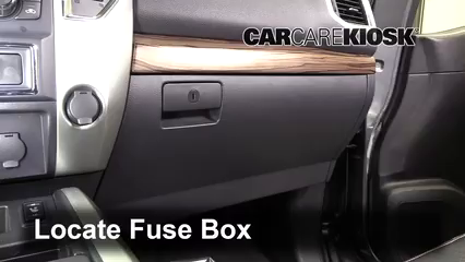 2017 Nissan Titan XD SL 5.6L V8 Fusible (intérieur) Contrôle