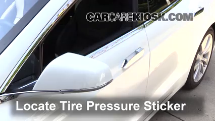 2017 Tesla S 90D Electric Tires & Wheels Check Tire Pressure