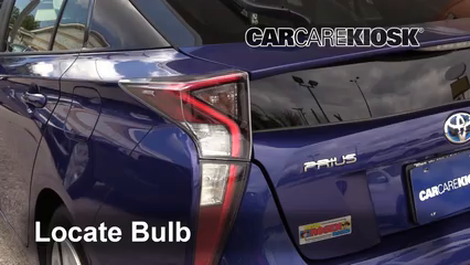 2017 Toyota Prius Four 1.8L 4 Cyl. Éclairage Feux de marche arrière (remplacer une ampoule)