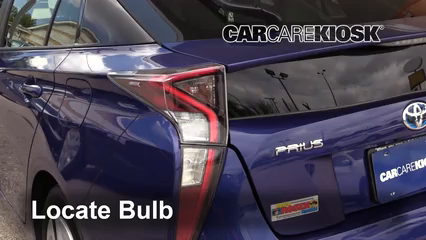 2017 Toyota Prius Four 1.8L 4 Cyl. Luces Luz de giro trasera (reemplazar foco)