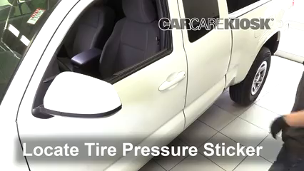 2017 Toyota Tacoma SR 2.7L 4 Cyl. Extended Cab Pickup Neumáticos y ruedas Controlar presión de neumáticos