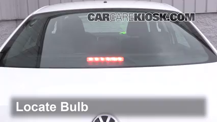 2017 Volkswagen Jetta S 1.4L 4 Cyl. Turbo Éclairage Feu de freinage central (remplacer l'ampoule)