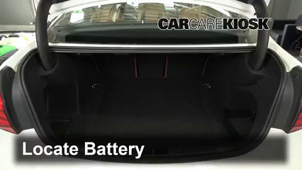 2018 BMW 330i xDrive 2.0L 4 Cyl. Turbo Wagon Batería Limpiar batería y terminales