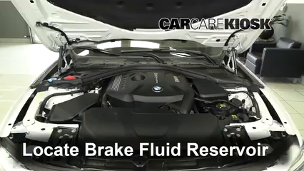 2018 BMW 330i xDrive 2.0L 4 Cyl. Turbo Wagon Líquido de frenos Agregar fluido