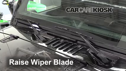 Front Windshield Wiper Blade Change: 2018 Jeep Wrangler JK Unlimited Sahara   V6